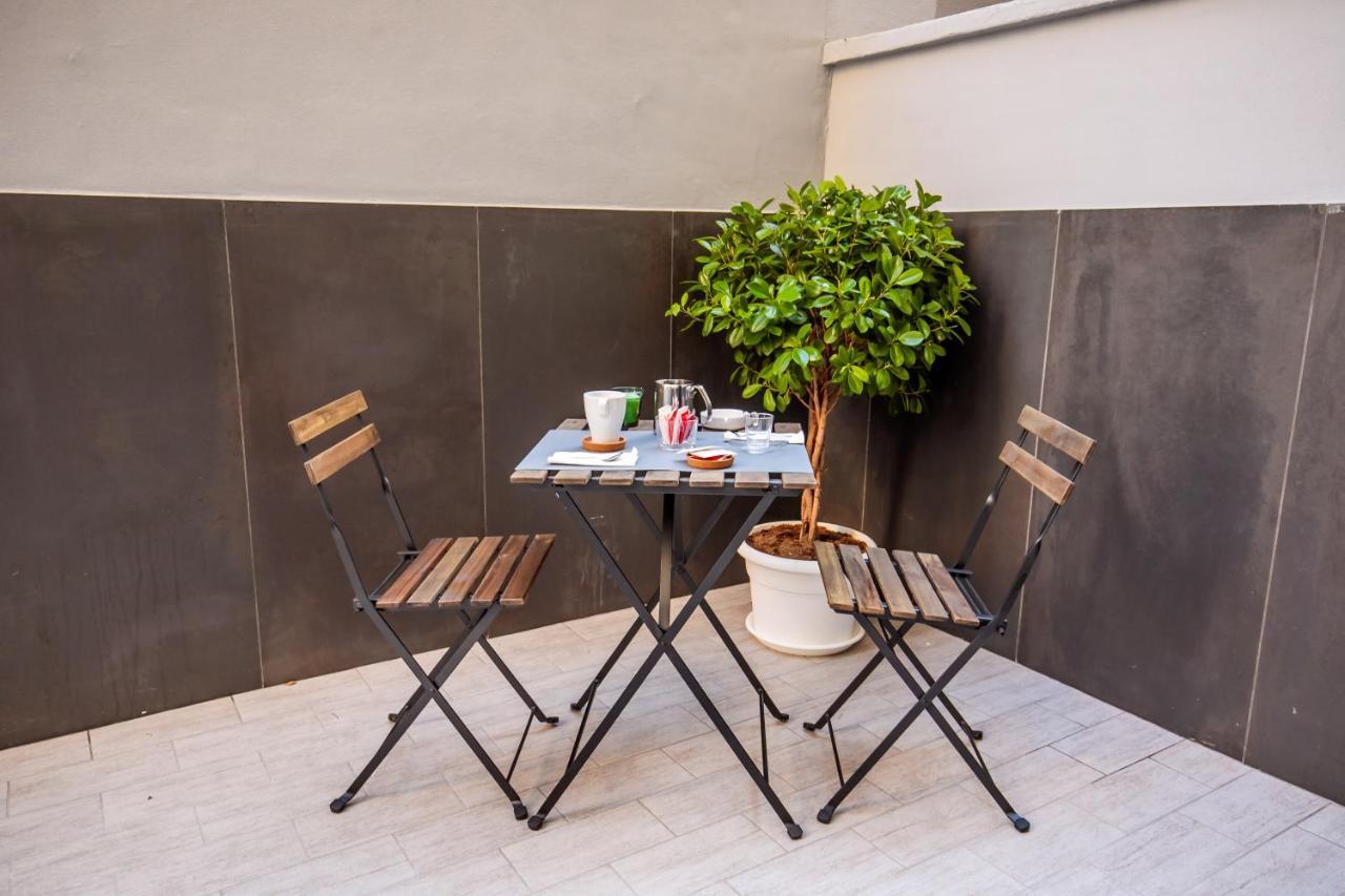 Medusa Cilea Guest House Наполи Екстериор снимка